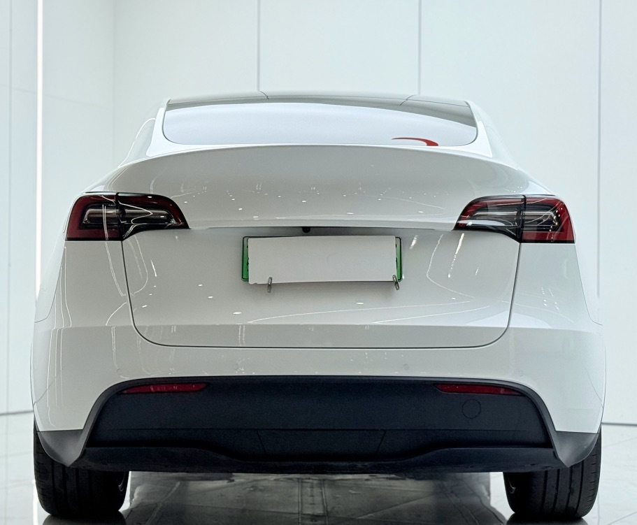 Tesla Model Y 2023 #9 Tesla Model Y 2023 car image #9