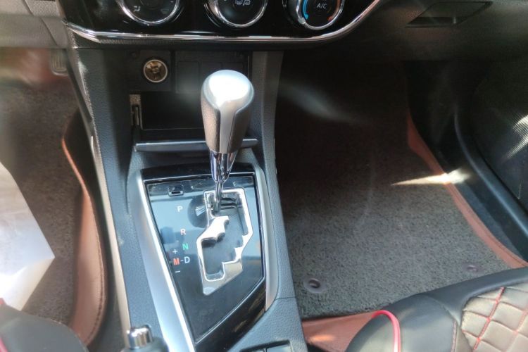 Toyota Corolla 2018 #14 Toyota Corolla 2018 car image #14