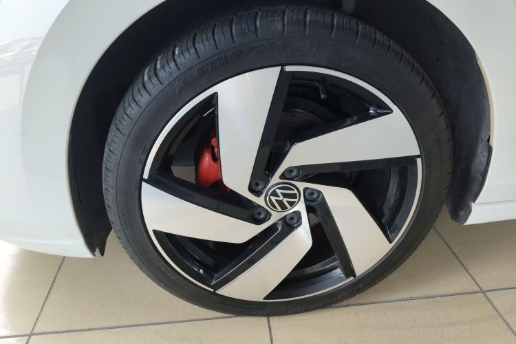 Volkswagen Golf 2022 imagen de coche #9