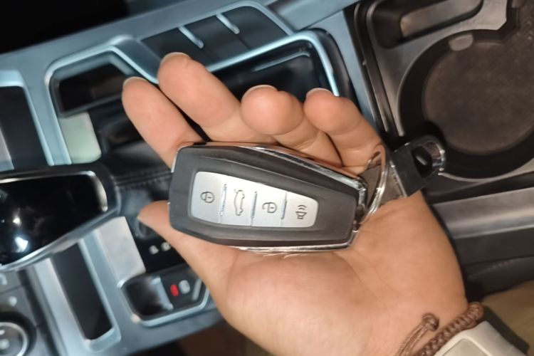 GEELY Emgrand 2021 car image #9