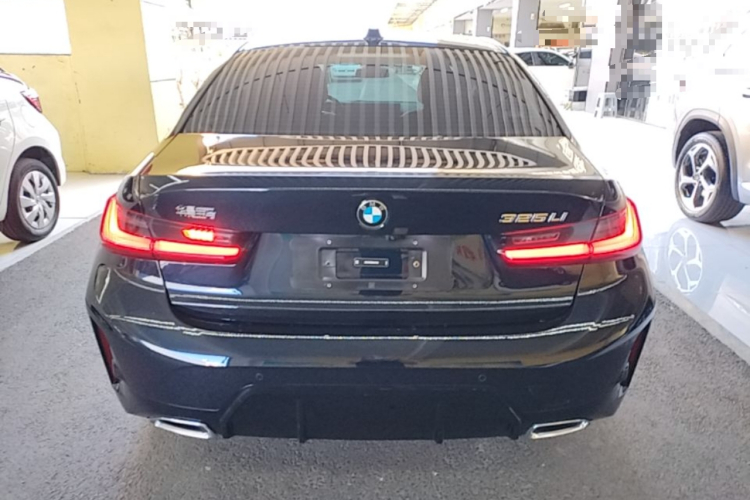 BMW 3 Series 2024 car image #4