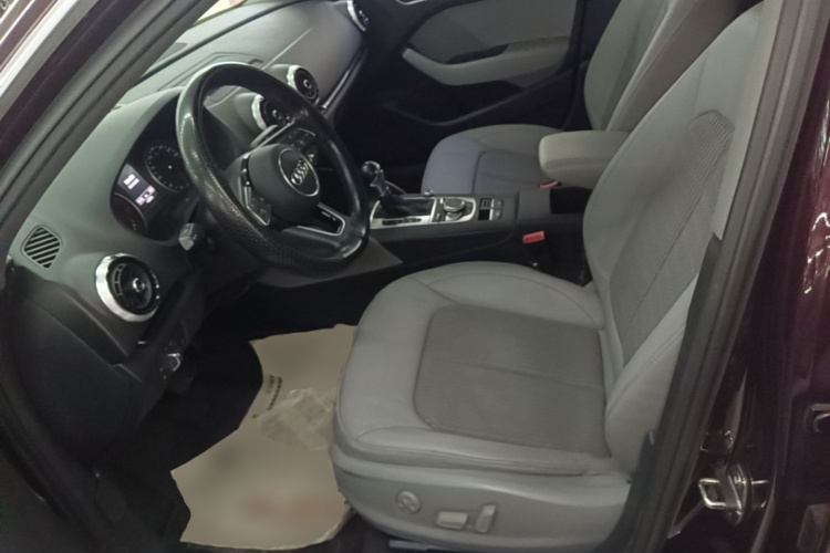 Audi A3 2018 immagine di auto #15