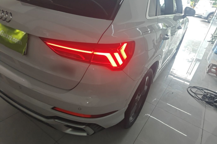 Audi Q3 2023 #8 Audi Q3 2023 car image #8
