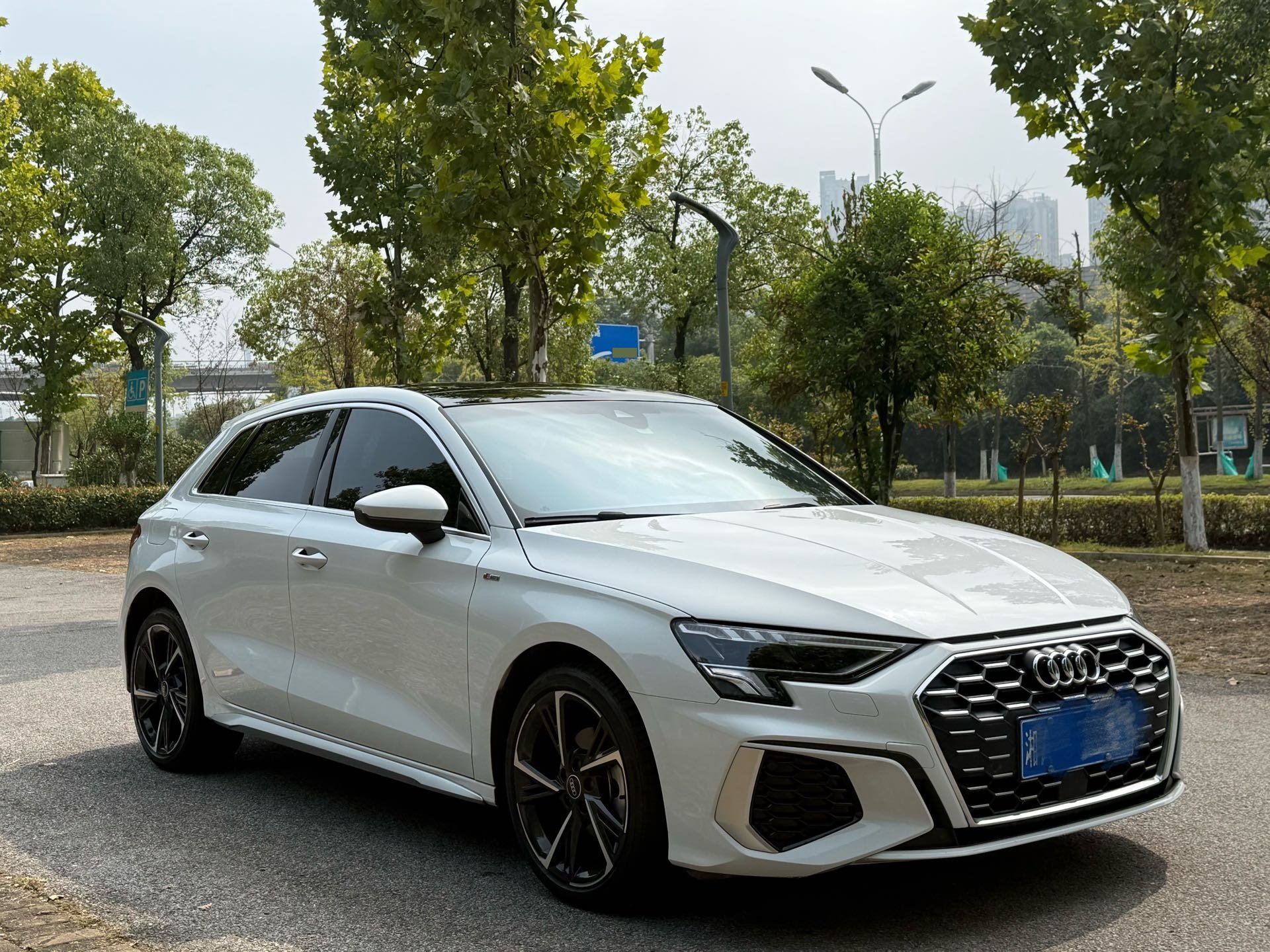 2023 car image #3