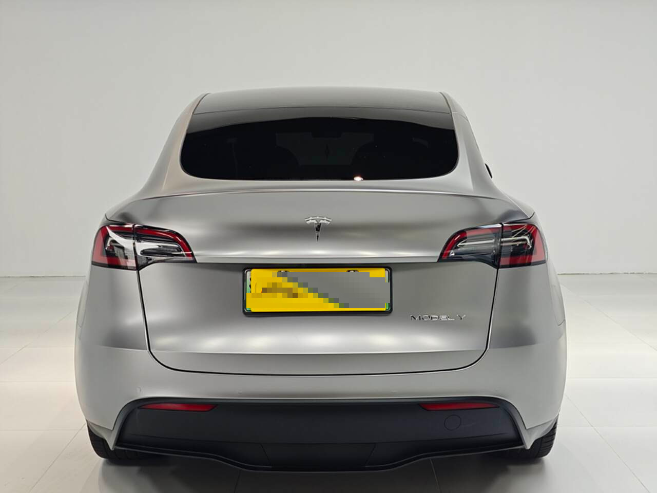 Tesla Model Y 2023 car image #7