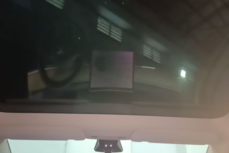 Tesla Model Y 2022 car image #18