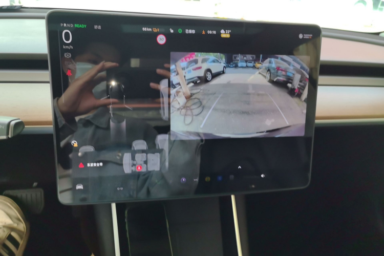 Tesla Model 3 2020 immagine di auto #13