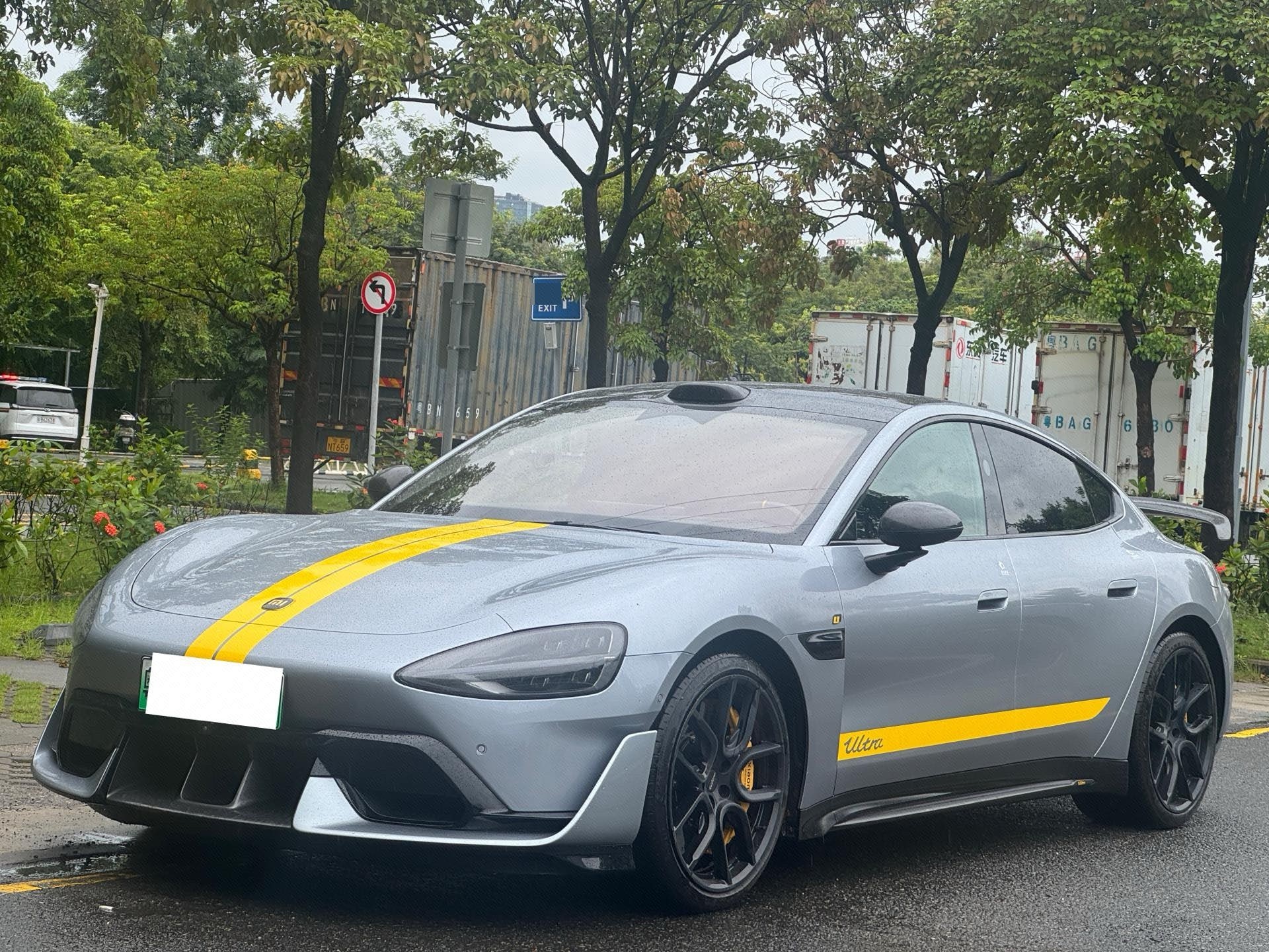 MI SU7 Ultra 2025 MI SU7 Ultra 2025 car image