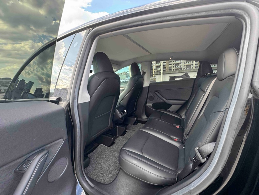 Tesla Model Y 2023 #7 Tesla Model Y 2023 car image #7