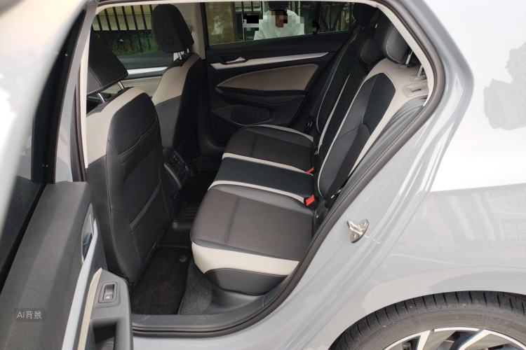 Volkswagen Golf 2024 car image #19