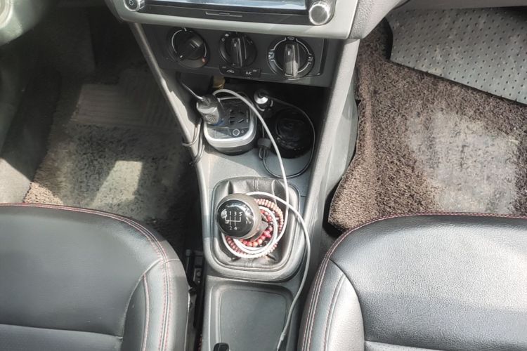Volkswagen Polo 2016 immagine di auto #16