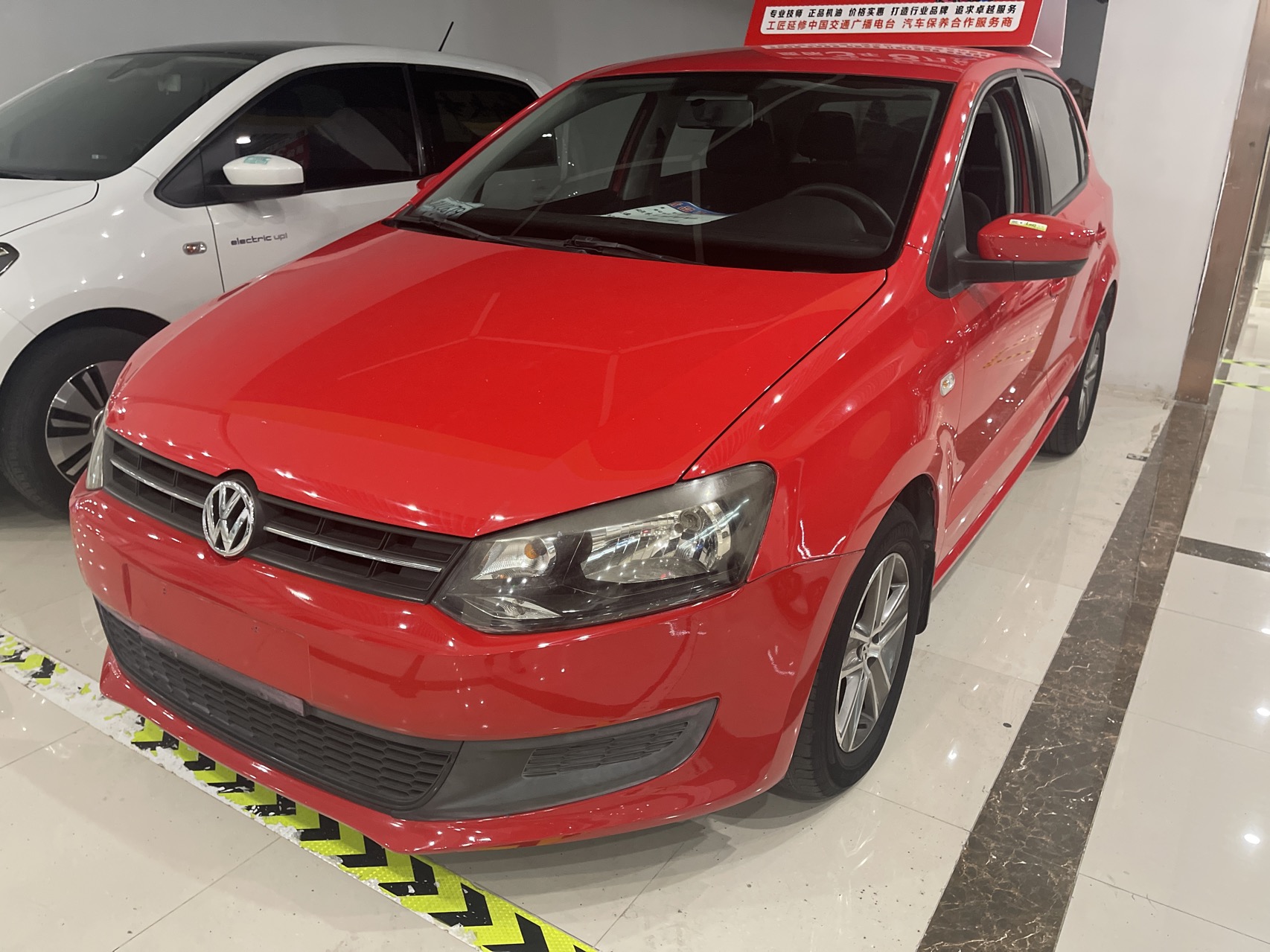 Volkswagen Polo 2013 car image 