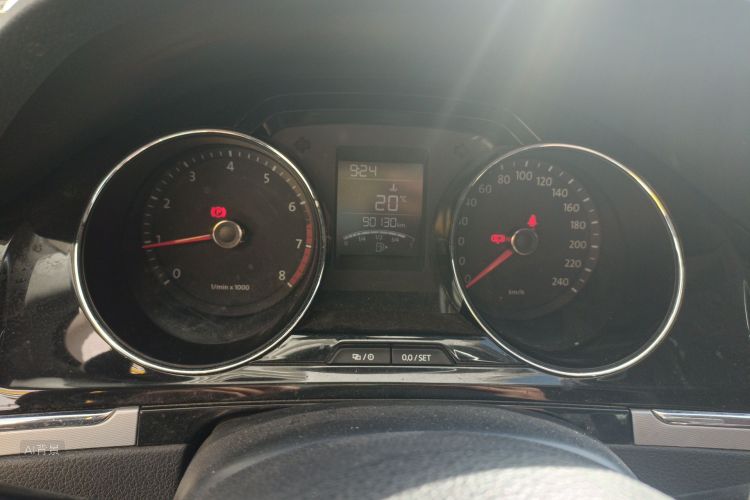 Volkswagen Bora 2015 car image #13