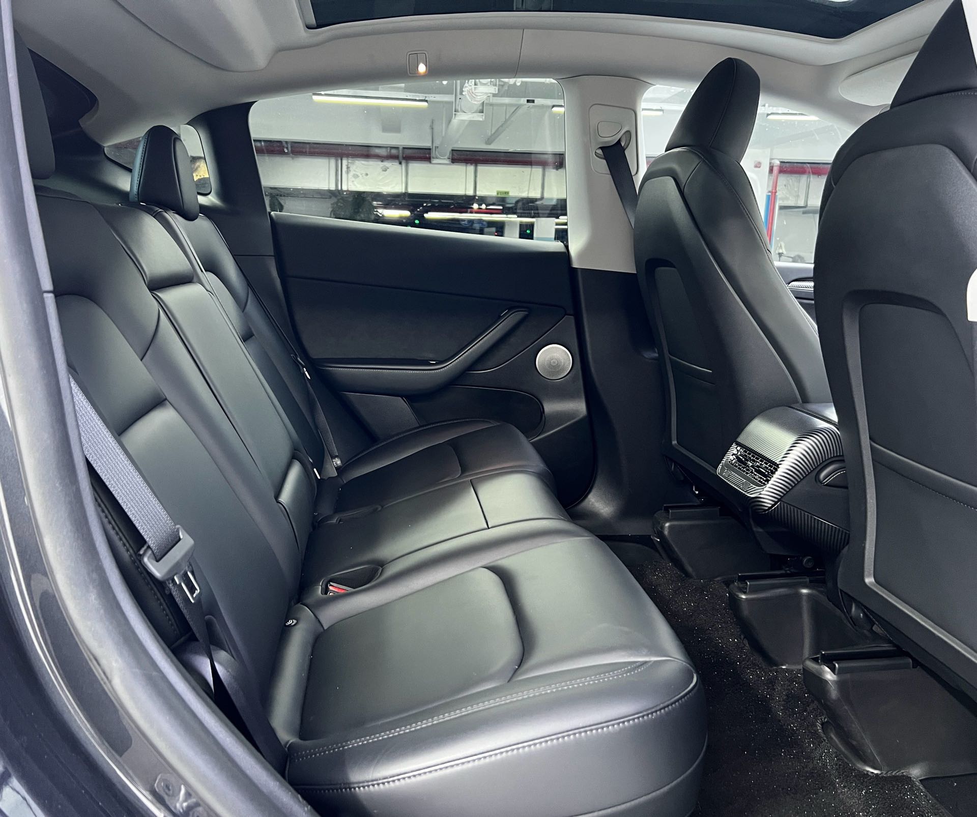 Tesla Model Y 2024 #5 Tesla Model Y 2024 صورة سيارة #5