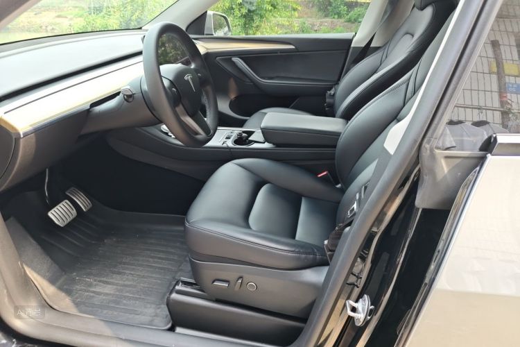 Tesla Model Y 2023 #17 Tesla Model Y 2023 car image #17