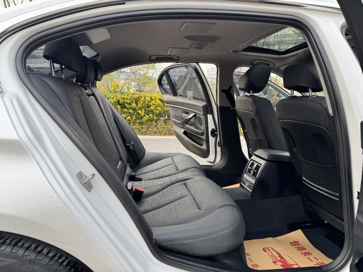 BMW 3 Series 2017 #5 BMW 3 Series 2017 car image #5