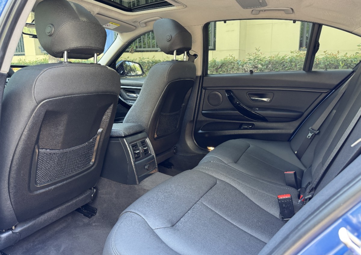 BMW 3 Series 2017 #6 BMW 3 Series 2017 car image #6