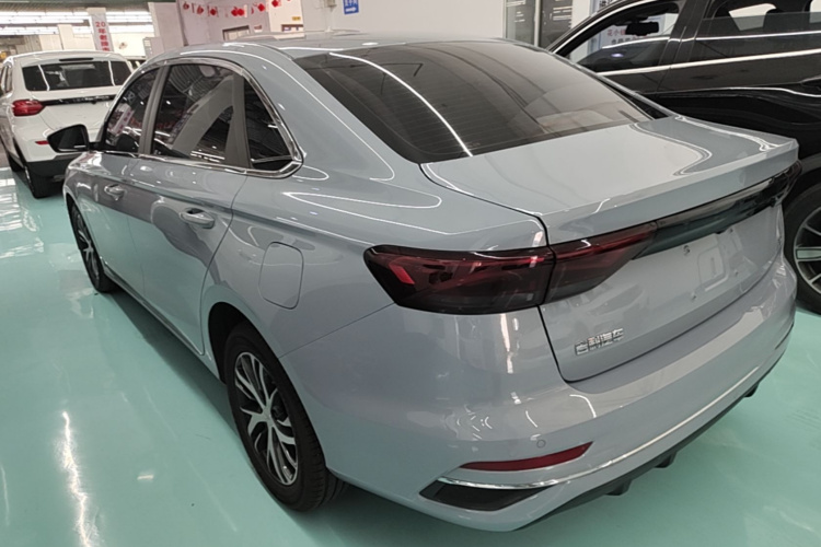 GEELY Emgrand 2025 #5 GEELY Emgrand 2025 car image #5
