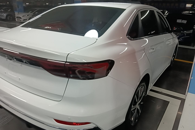 GEELY Emgrand 2023 #7 GEELY Emgrand 2023 car image #7