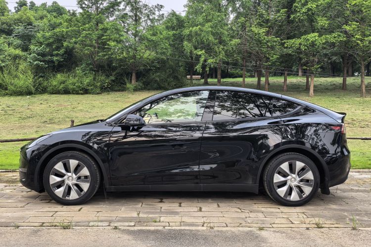 Tesla Model Y 2022 #7 Tesla Model Y 2022 car image #7