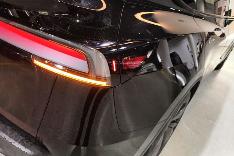 Tesla Model Y 2025 #8 Tesla Model Y 2025 car image #8