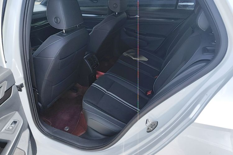 Volkswagen Golf 2021 immagine di auto #17