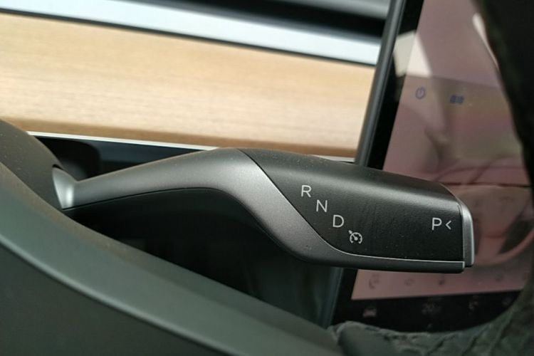 Tesla Model 3 2023 car image #14
