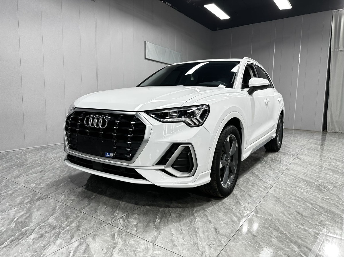 Audi Q3 2023 car image 