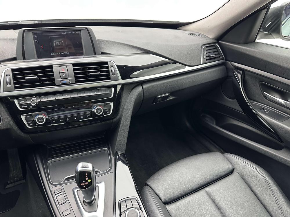 BMW 3 Series GT 2018 #30 BMW 3 Series GT 2018 immagine di auto #30