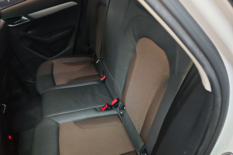 Audi Q3 2017 #17 Audi Q3 2017 car image #17