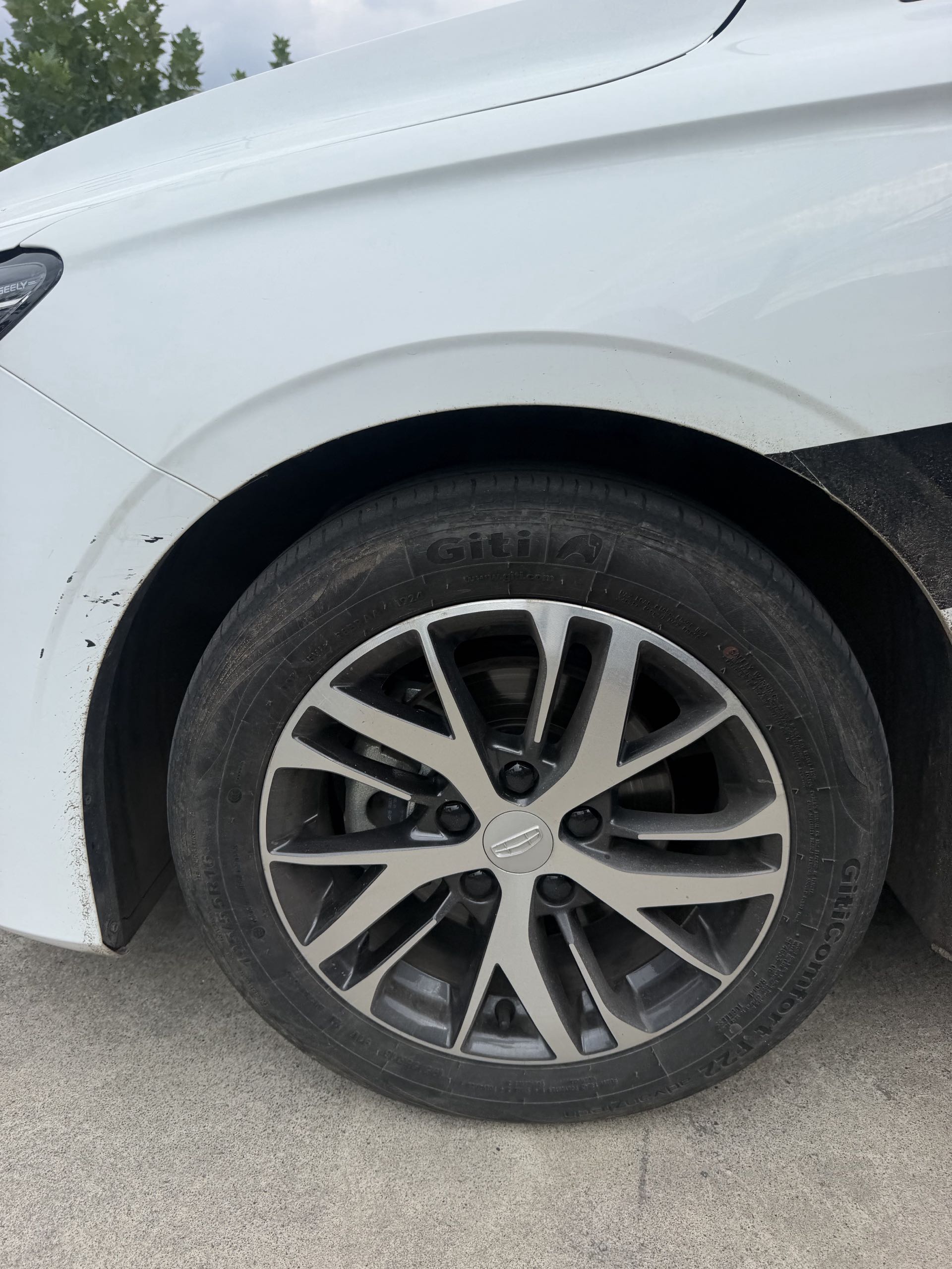 GEELY Emgrand 2024 car image #5