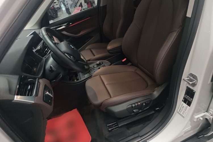 BMW X1 2020 car image #15