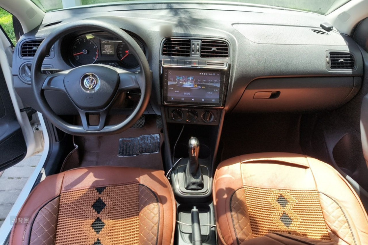 Volkswagen Polo 2017 car image #11