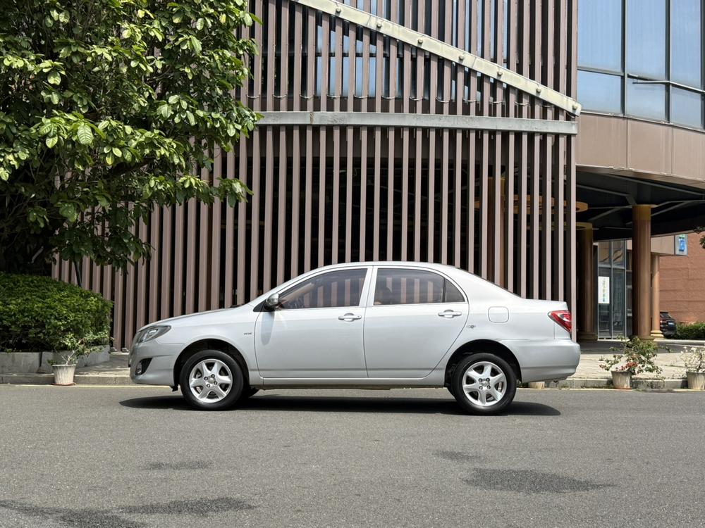 Toyota Corolla (Classic) 2015 #3 Toyota Corolla (Classic) 2015 immagine di auto #3