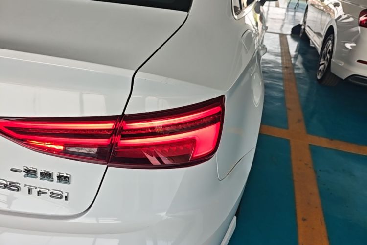 Audi A3 2019 car image #8
