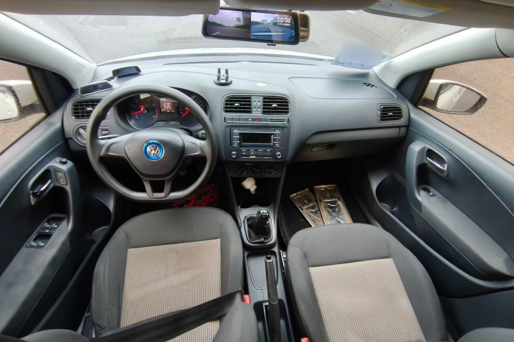 Volkswagen Polo 2016 car image #10