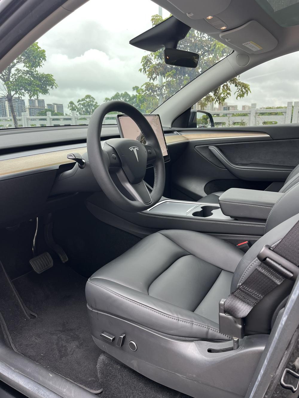 Tesla Model Y 2023 #7 Tesla Model Y 2023 car image #7