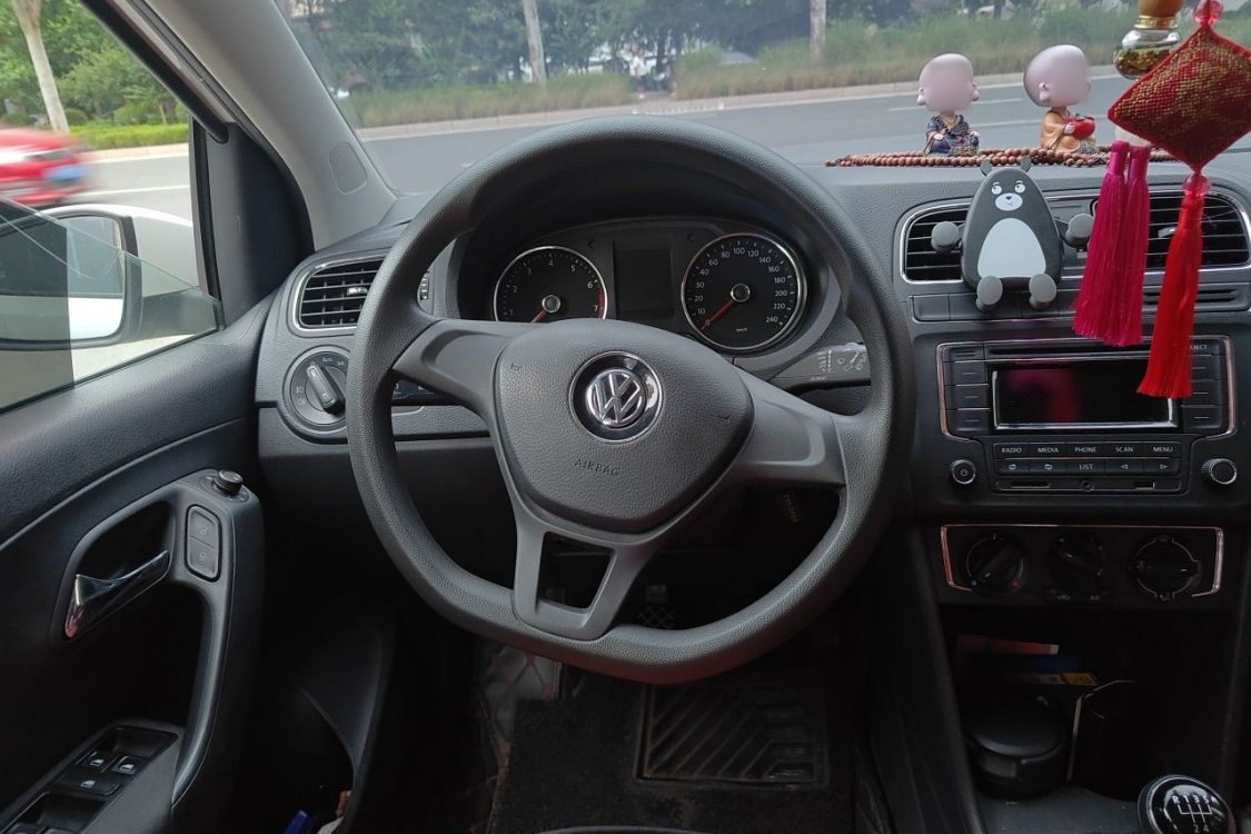 Volkswagen Polo 2015 #22 Volkswagen Polo 2015 car image #22
