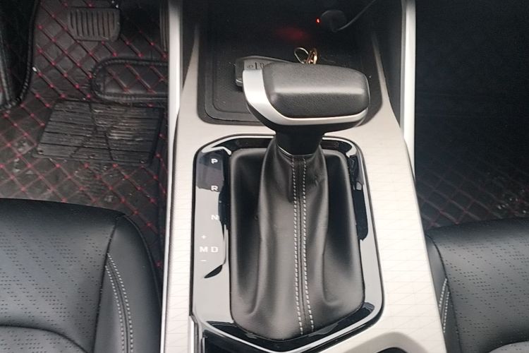 GEELY Emgrand 2024 car image #14