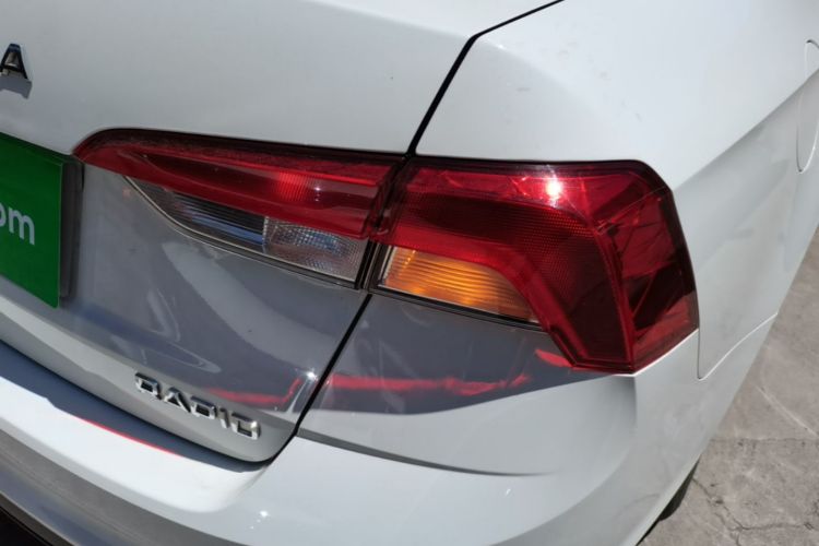 Skoda Rapid 2023 car image #8