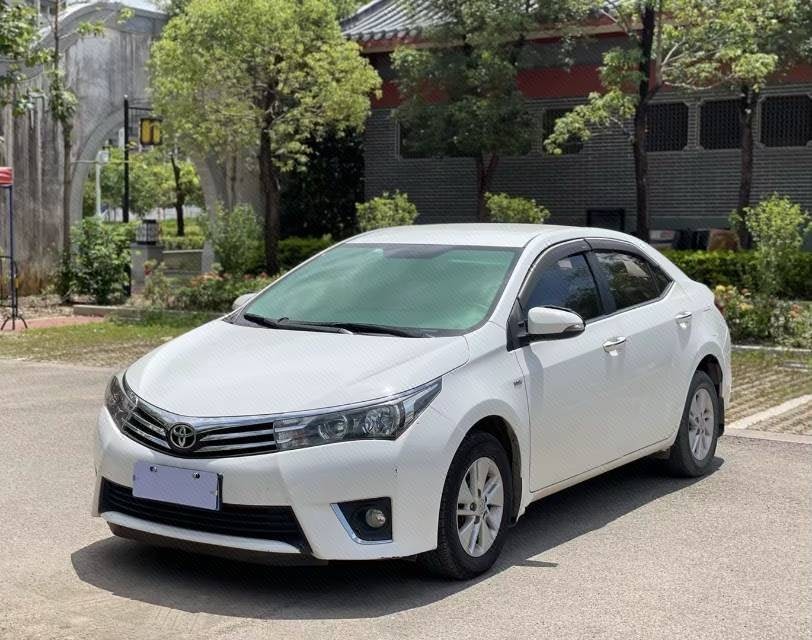 Toyota Corolla 2015 Toyota Corolla 2015 immagine di auto