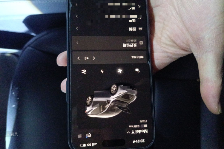 Tesla Model Y 2022 car image #10