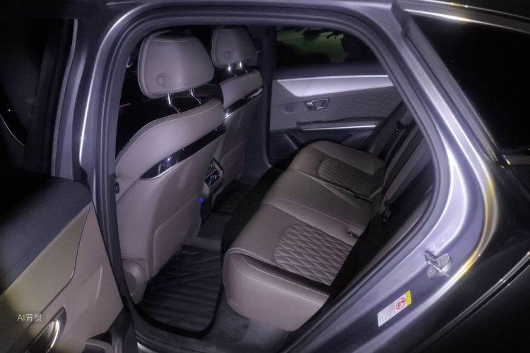 BYD Han 2024 immagine di auto #19