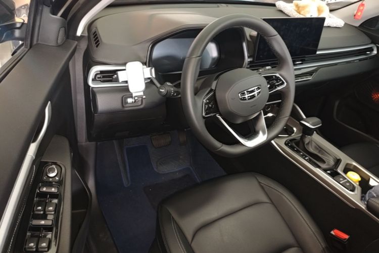 GEELY Emgrand 2025 car image #16