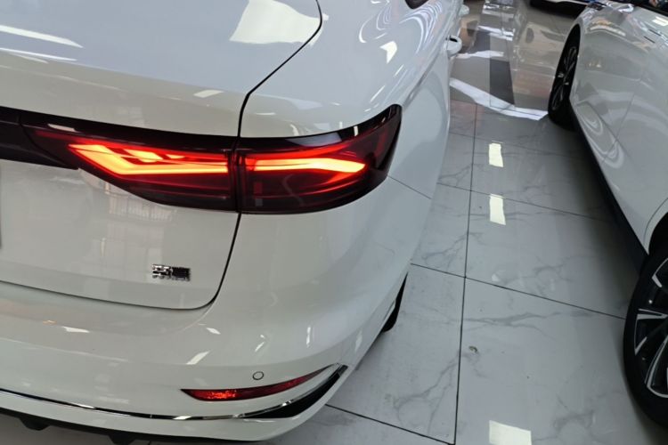 GEELY Emgrand 2022 #8 GEELY Emgrand 2022 car image #8