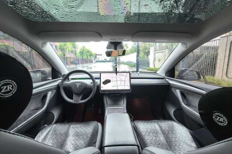 Tesla Model Y 2021 #11 Tesla Model Y 2021 car image #11