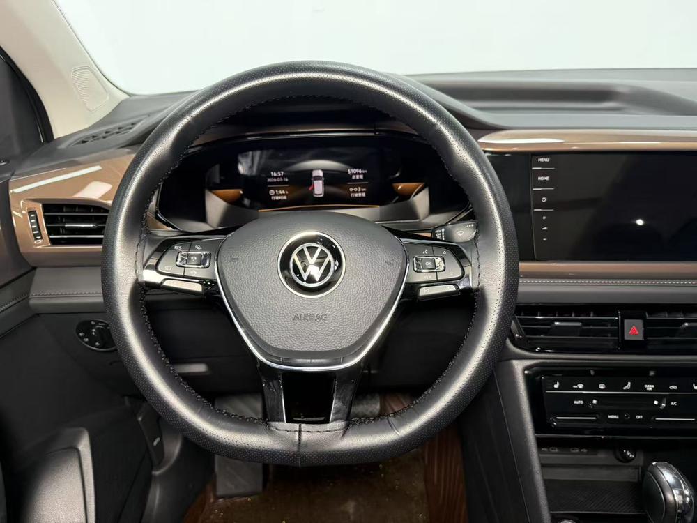 Volkswagen Tharu 2022 car image #14