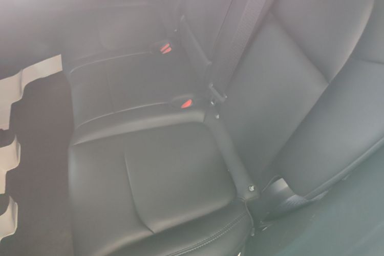 Tesla Model Y 2023 car image #17