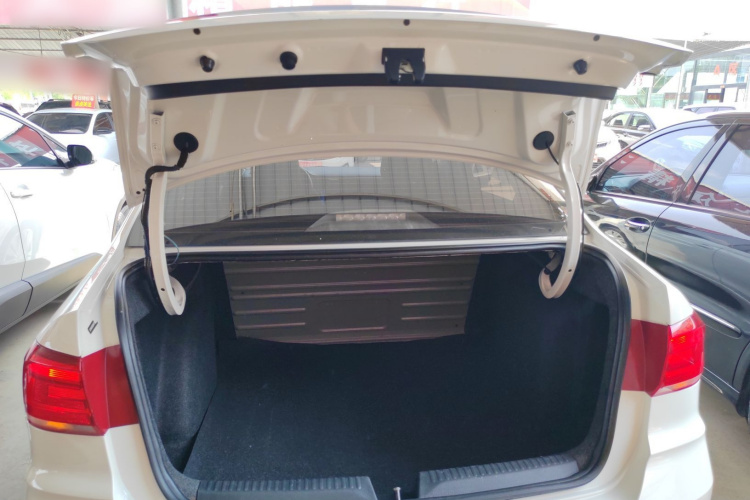 Volkswagen Santana 2022 car image #19