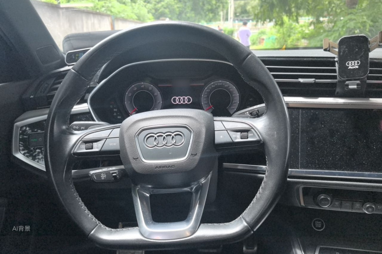 Audi Q3 2024 car image #12